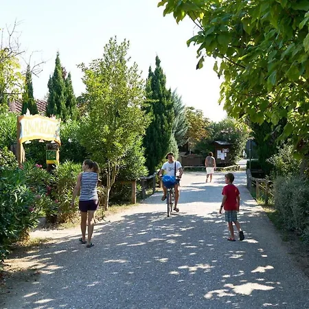 Comfort Mobilehome Camping R8 Viareggio Chalet *